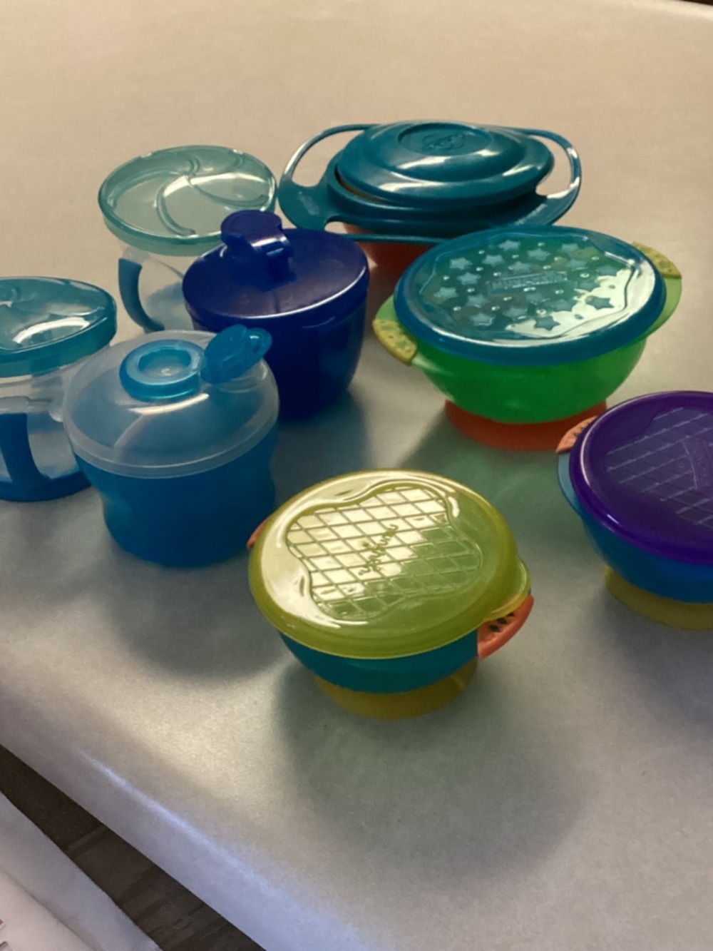 Munchkin Bright Multi-Color Snack Cups with Secure Lids